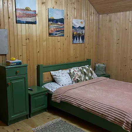Holiday home перлина буковини Lipovans